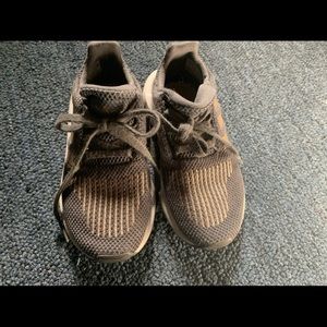 Adidas sneaker girls or boys